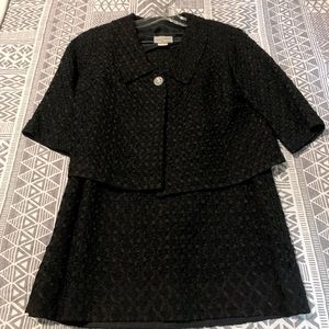 Vintage Women’s skirt & jacket set. Perfect condition.